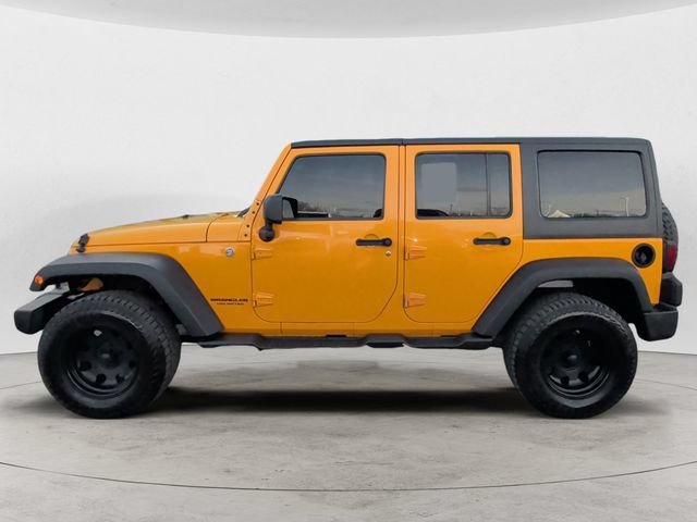 Used 2012 Jeep Wrangler Unlimited Sahara AWD/4WD image 2