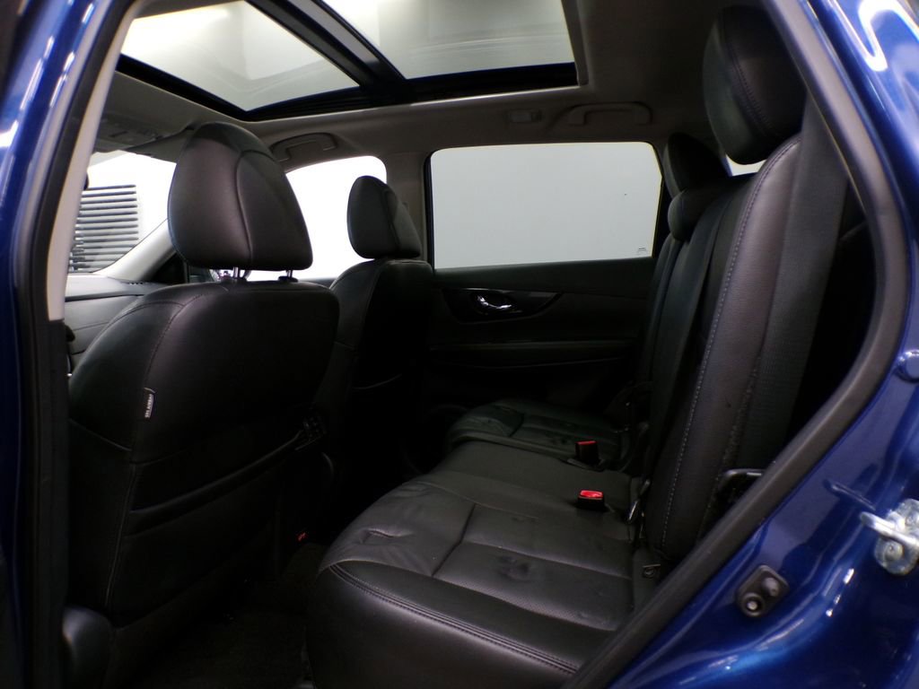 Used 2019 Nissan Rogue SL w/ Premium Package AWD/4WD image 19