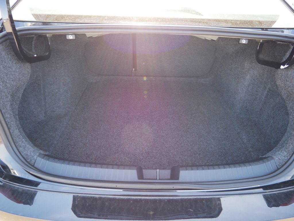 Used 2025 Volkswagen Jetta SE image 10