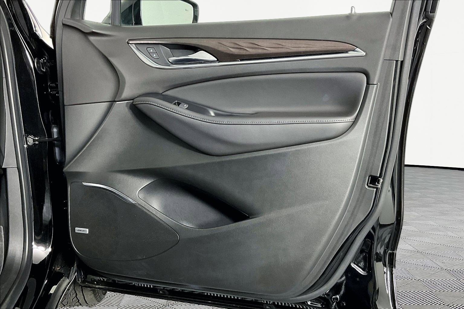 Used 2023 Buick Enclave Avenir image 29