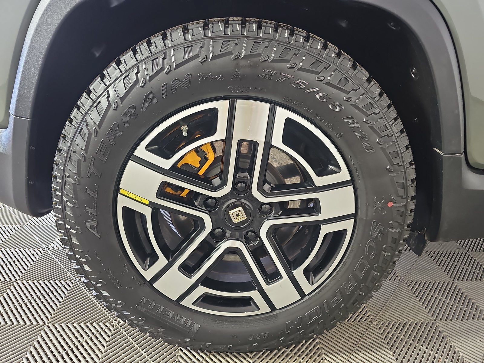 Used 2022 Rivian R1T Launch Edition AWD/4WD image 12