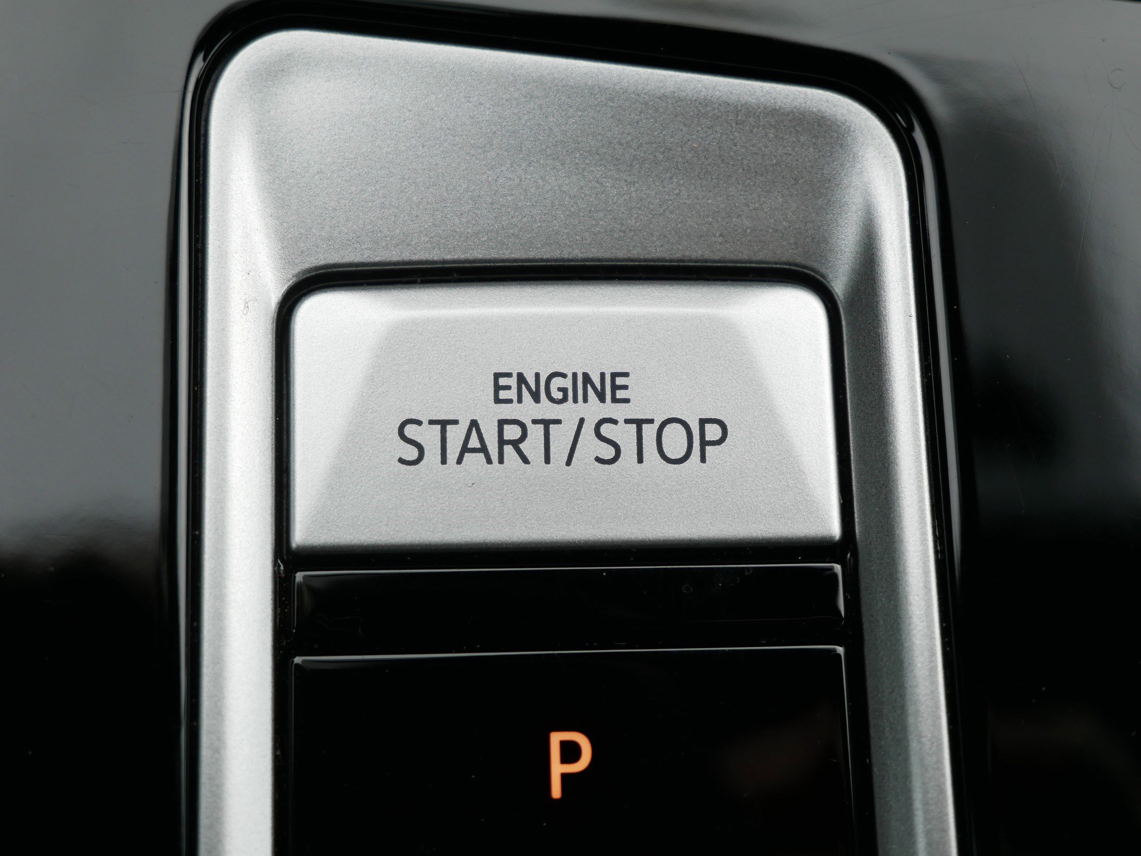 Certified 2025 Volkswagen Atlas Cross Sport SEL Premium R-Line image 29