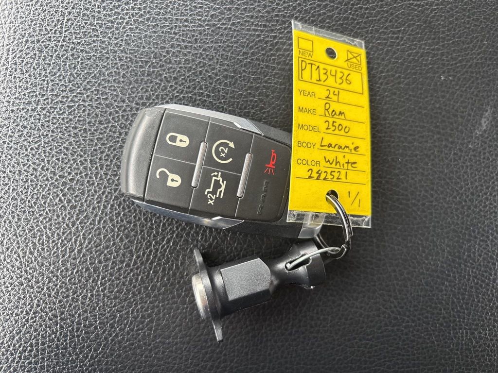Used 2024 RAM 2500 Laramie AWD/4WD image 12