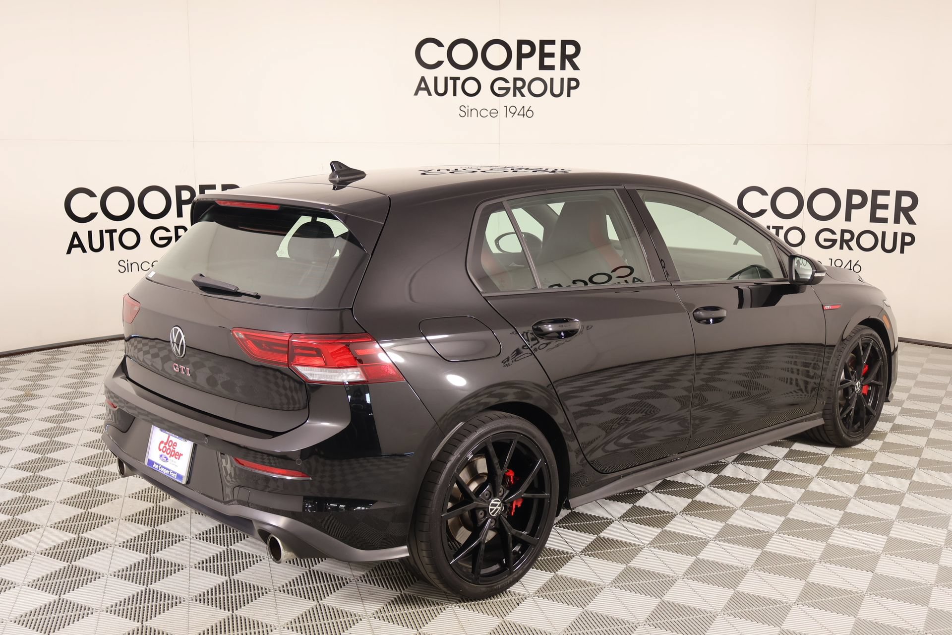 Used 2024 Volkswagen GTI SE FWD image 21