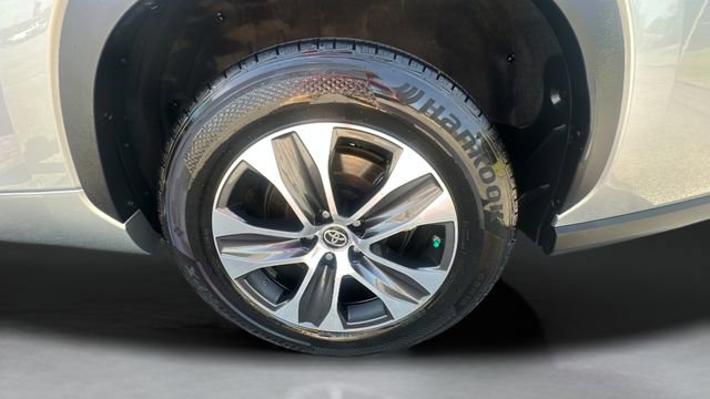 Used 2023 Toyota Highlander XLE FWD image 21