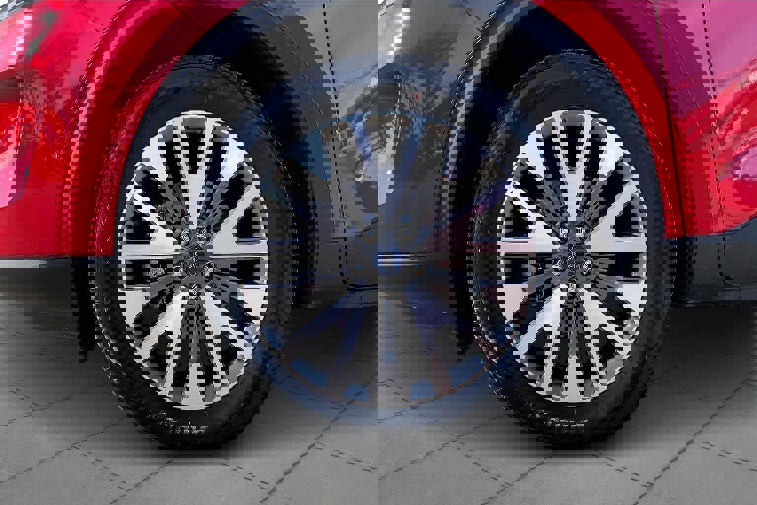 Used 2020 Ford Escape Titanium image 11