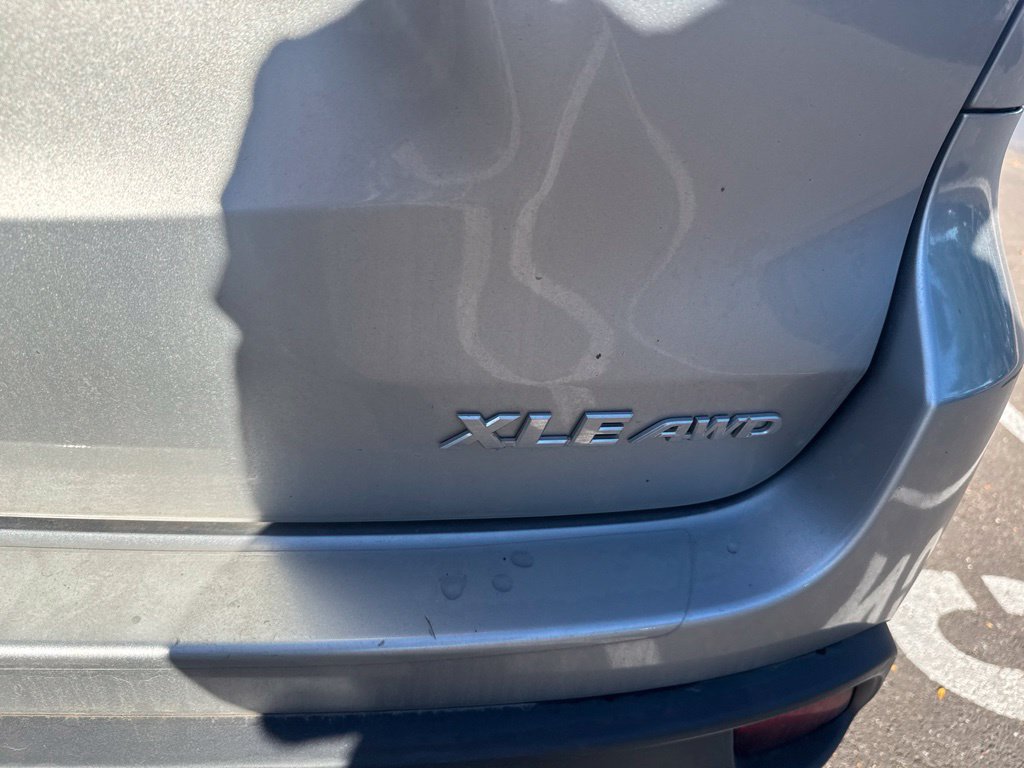 Used 2018 Toyota Highlander XLE AWD/4WD image 12