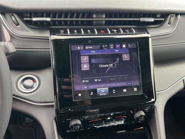 Used 2024 Jeep Grand Cherokee L Laredo AWD/4WD image 18