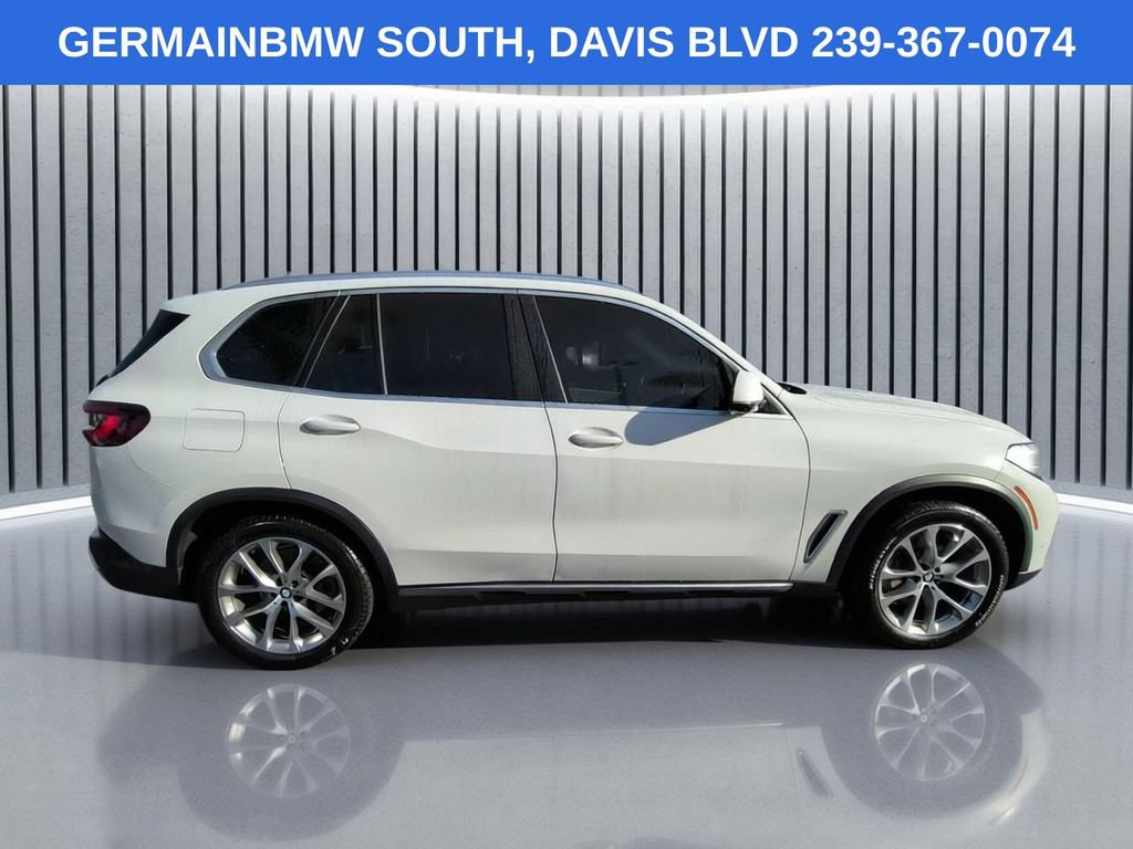Used 2022 BMW X5 xDrive40i w/ Premium Package AWD/4WD image 4