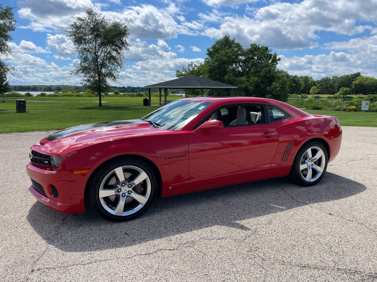 Used 2010 Chevrolet Camaro SS w/ LPO, Ground Effects Package RWD image 73