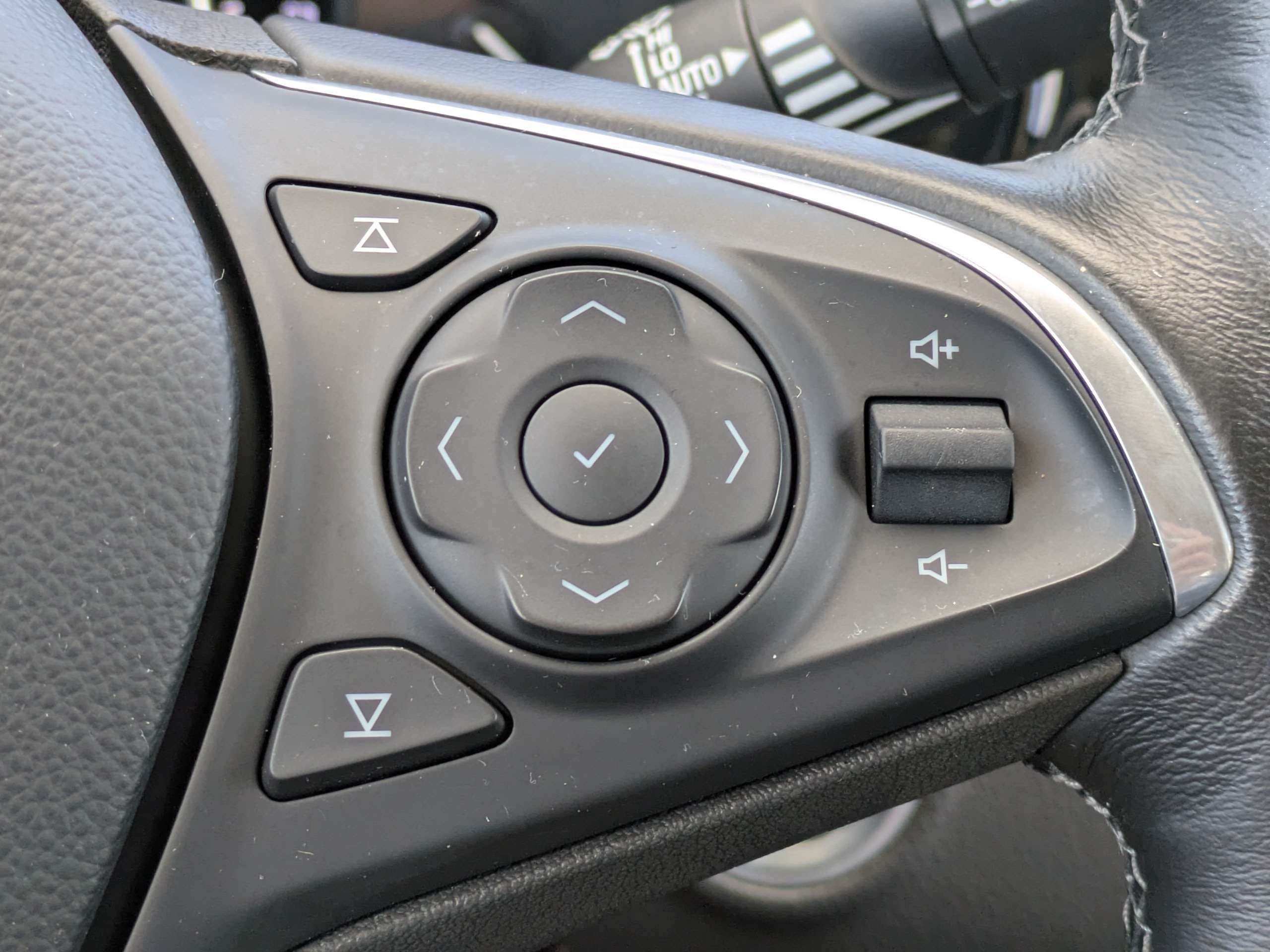 Used 2019 Buick Envision Premium w/ Driver Confidence Package AWD/4WD image 29