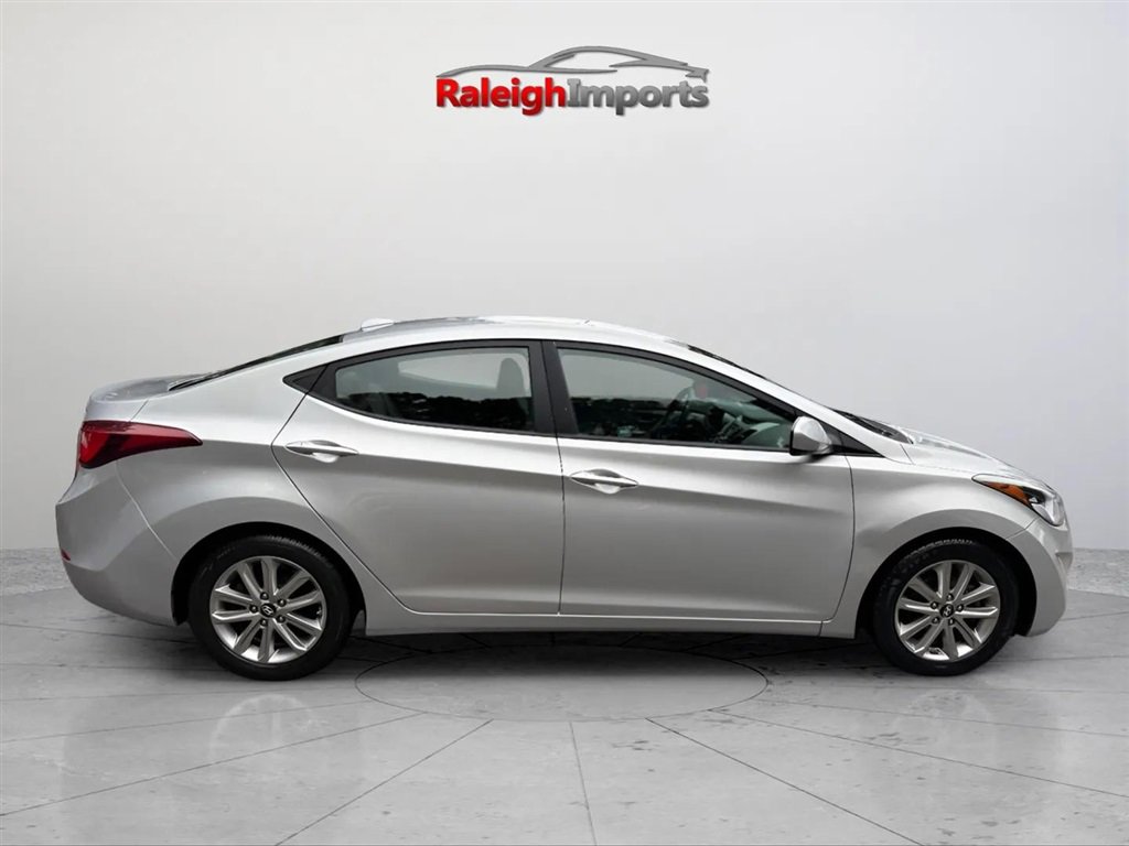Used 2016 Hyundai Elantra SE w/ Option Group 02 FWD image 6