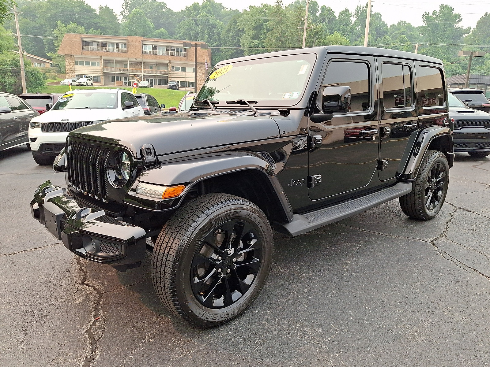 Certified 2021 Jeep Wrangler Unlimited Sahara AWD/4WD image 3