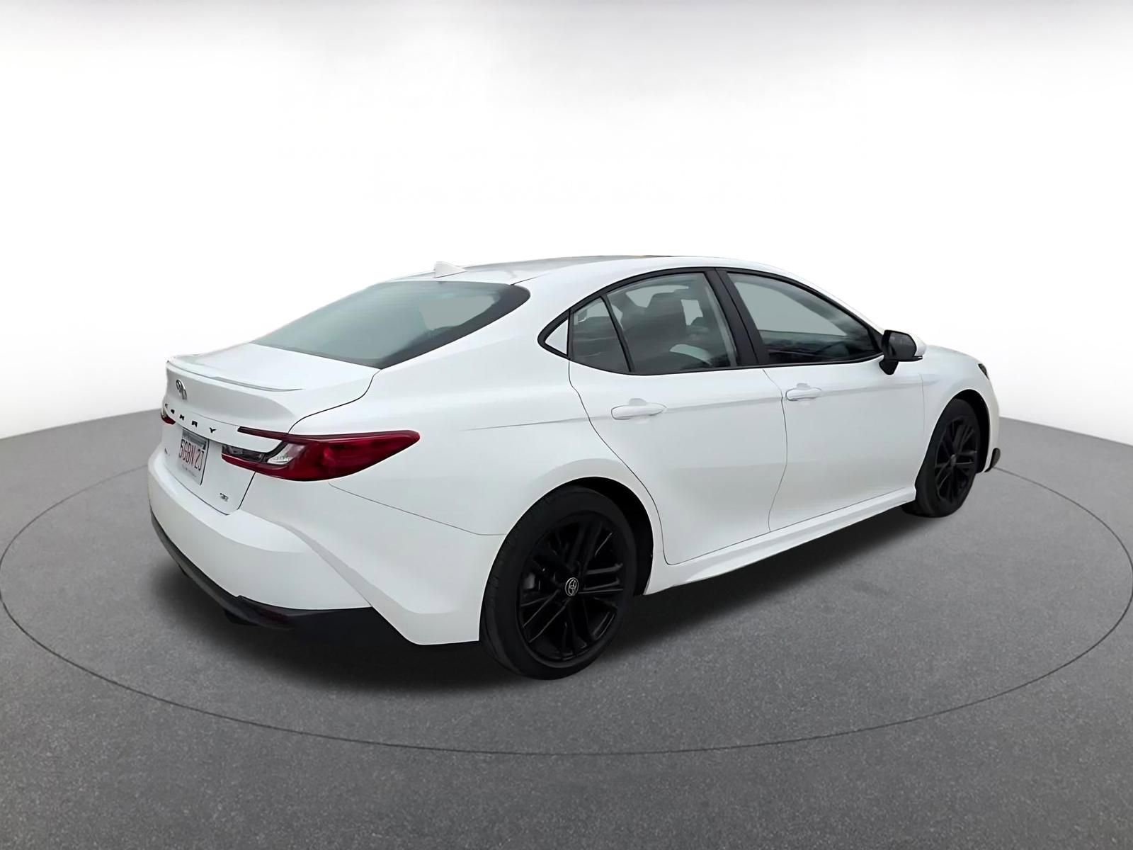 Used 2025 Toyota Camry SE FWD image 15