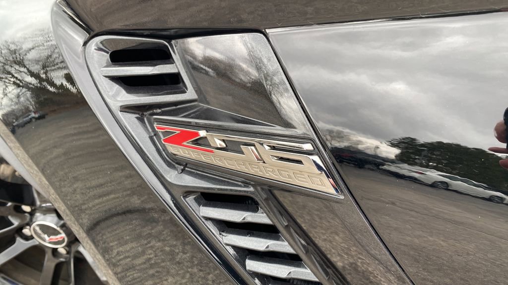 Used 2015 Chevrolet Corvette Z06 w/ 3LZ Preferred Equipment Group image 45