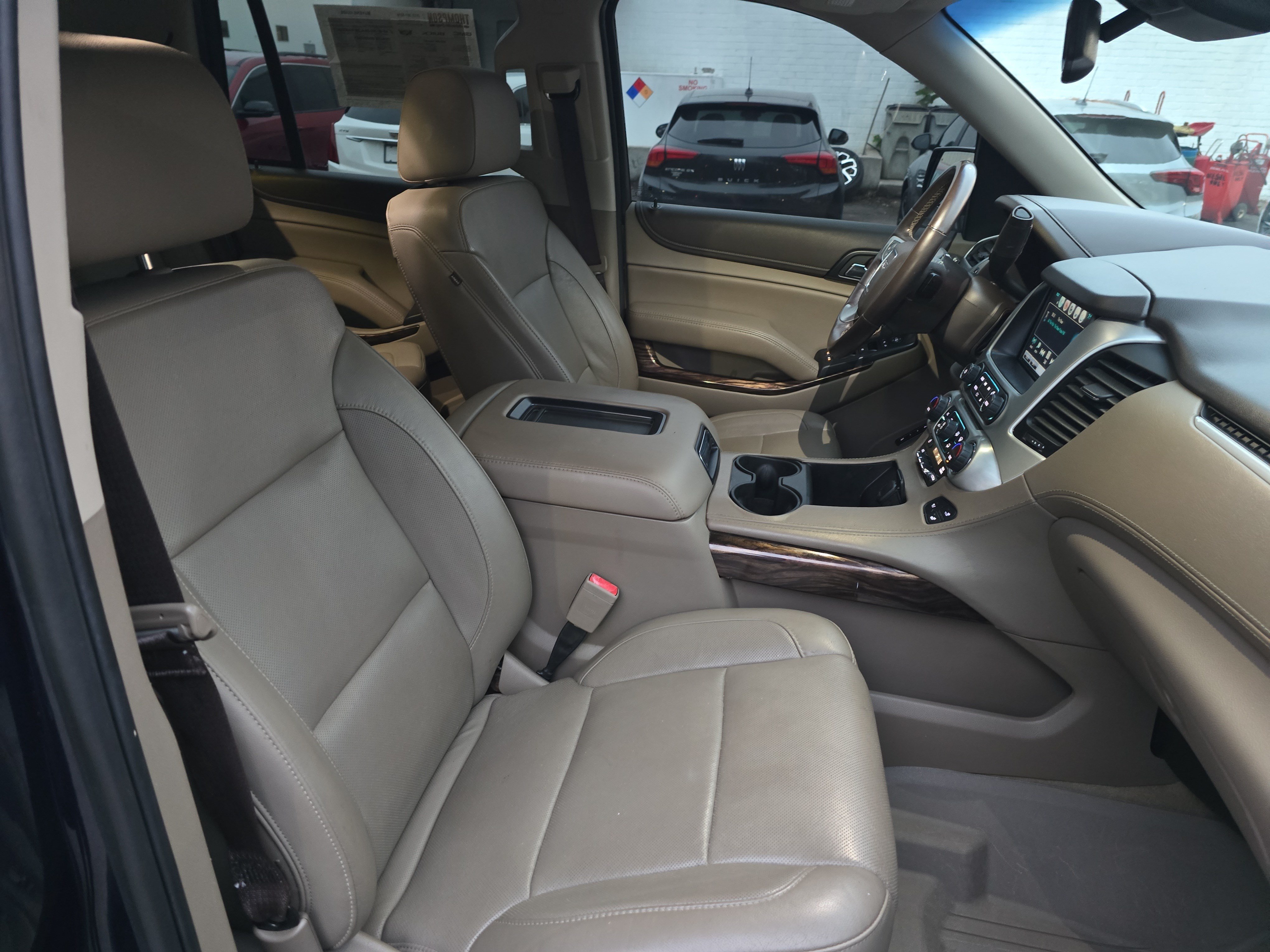 Used 2018 GMC Yukon SLT w/ Premium Edition AWD/4WD image 10