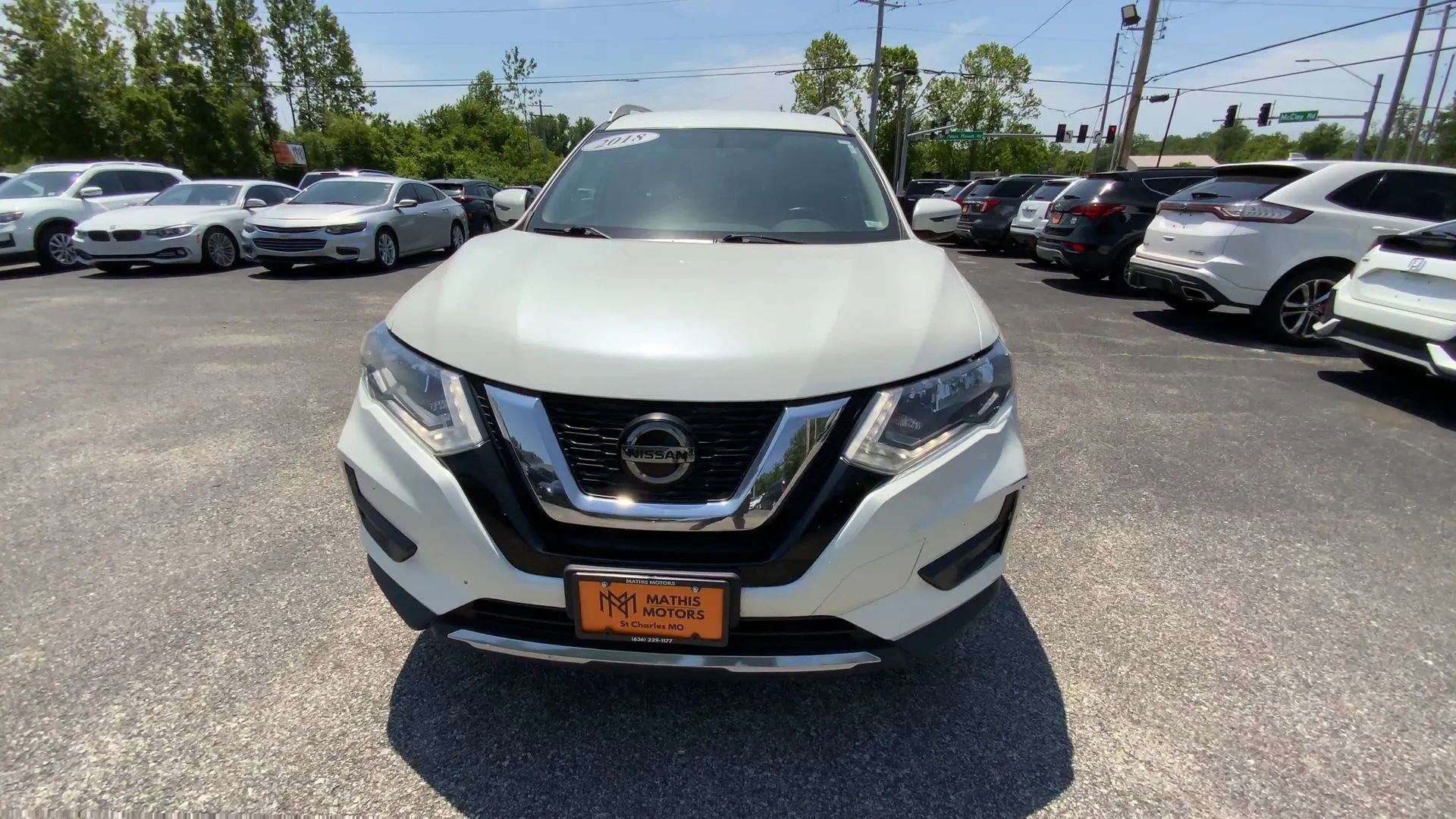 Used 2018 Nissan Rogue SV AWD/4WD image 3