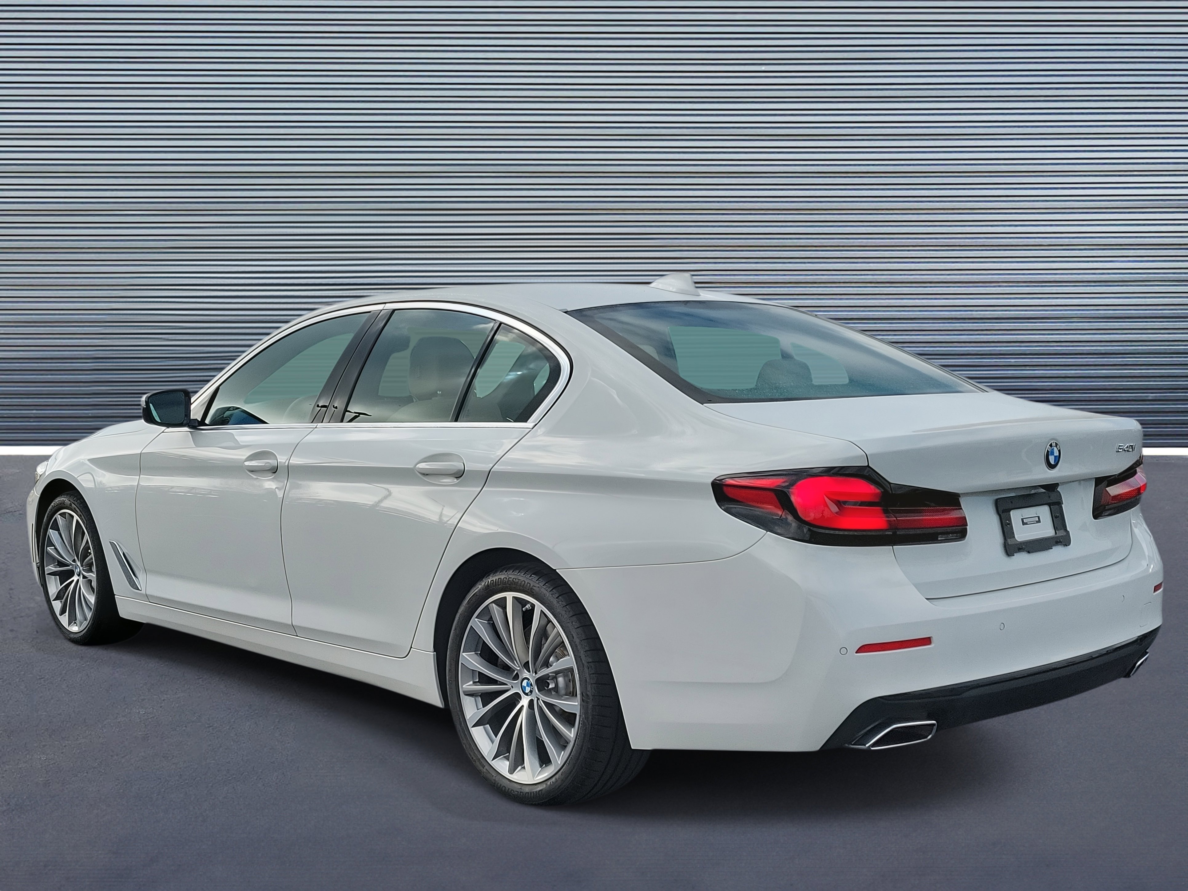 Used 2022 BMW 540i w/ Premium Package image 4