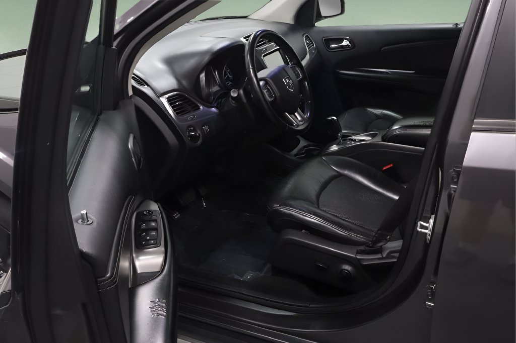 Used 2020 Dodge Journey Crossroad FWD image 8
