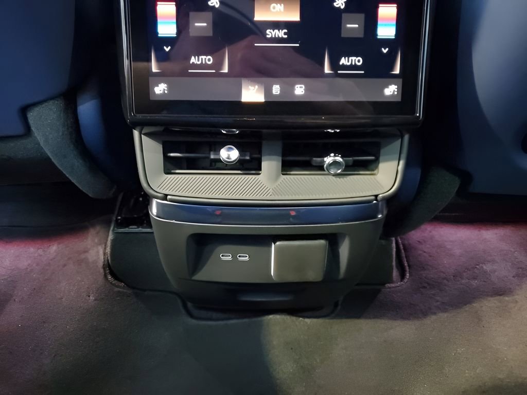 New 2026 Cadillac Vistiq Premium Luxury image 21