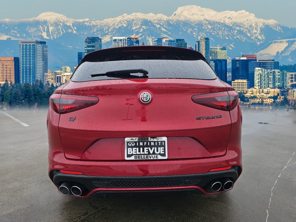 Used 2019 Alfa Romeo Stelvio Quadrifoglio image 6