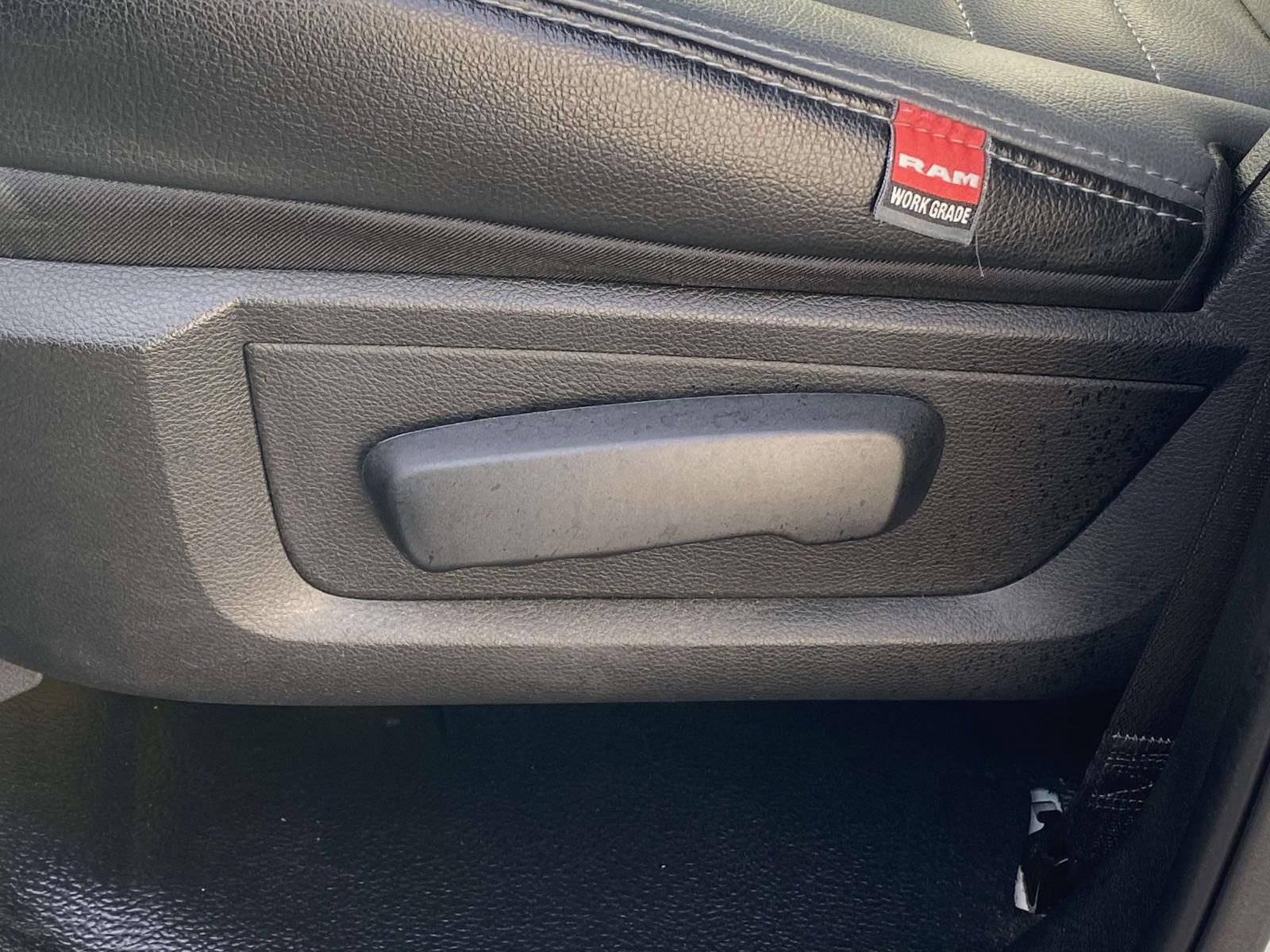 Used 2022 RAM 1500 Tradesman w/ Chrome Appearance Group image 15