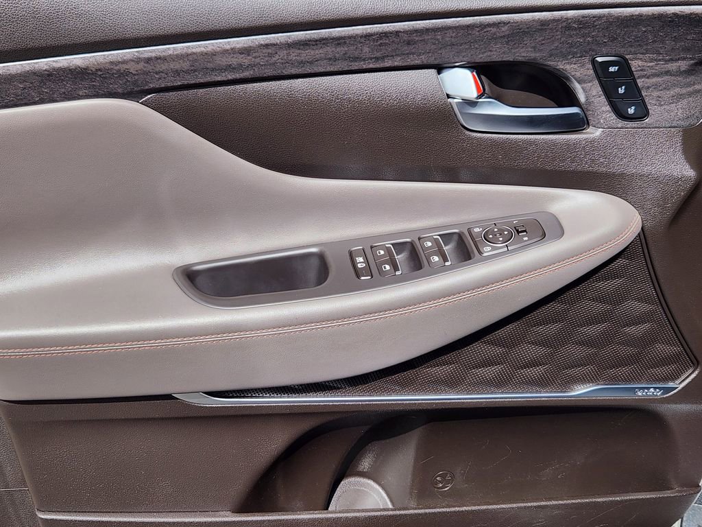 Used 2020 Hyundai Santa Fe Limited AWD/4WD image 7