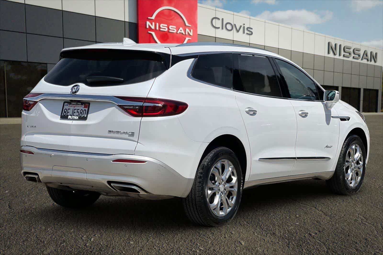 Used 2018 Buick Enclave Avenir w/ Avenir Technology Package AWD/4WD image 3
