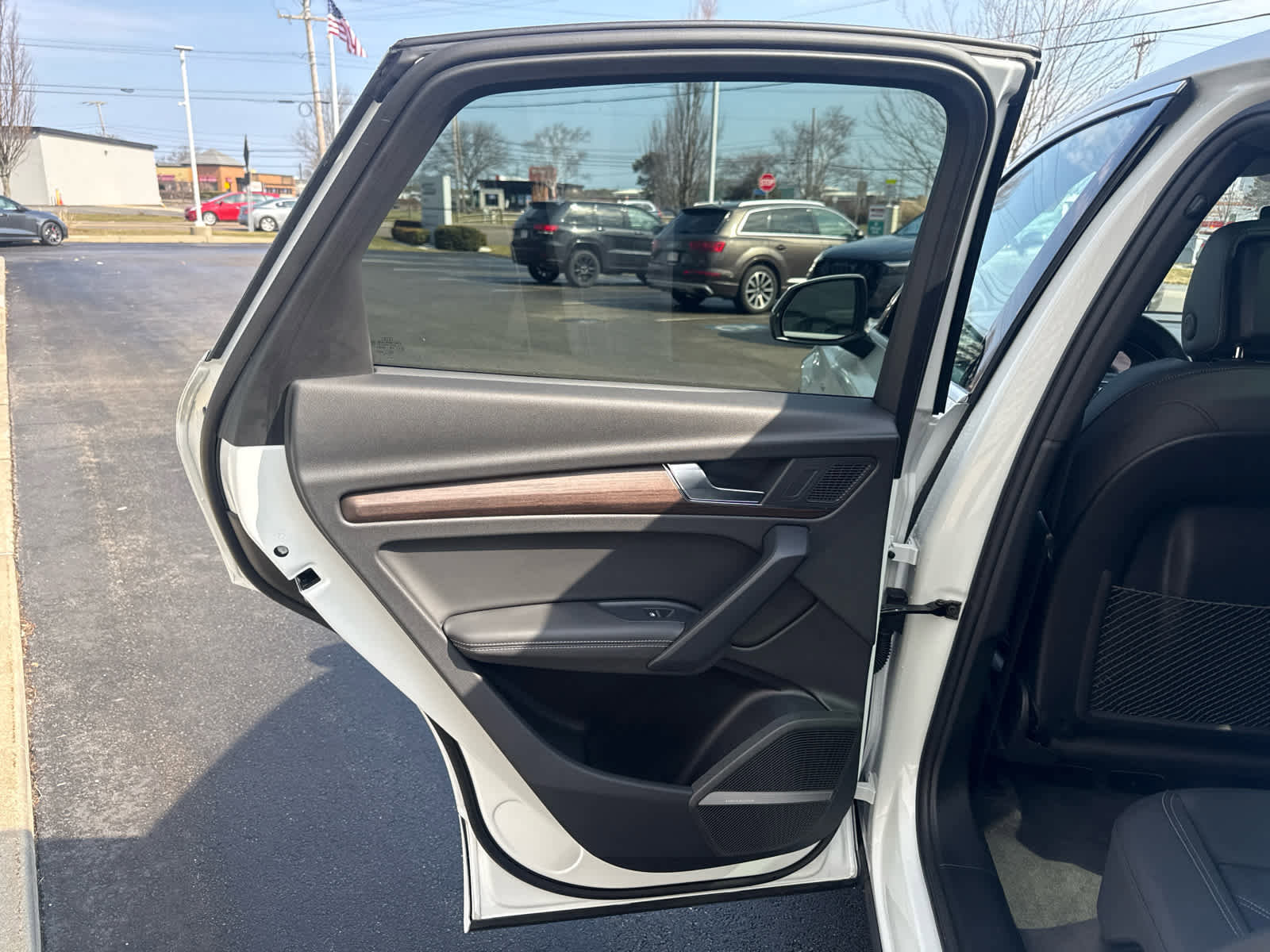 Used 2024 Audi Q5 2.0T Premium Plus w/ Premium Plus Package image 17