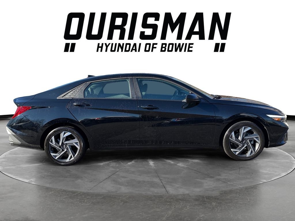 Certified 2025 Hyundai Elantra SEL image 7