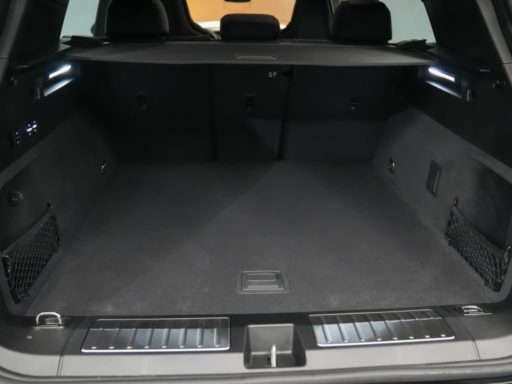 New 2026 Porsche Cayenne Turbo Electric AWD/4WD image 13