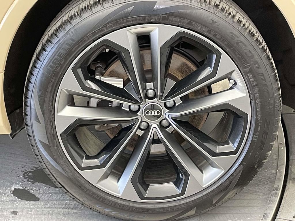 Used 2025 Audi Q7 3.0T Premium Plus image 12