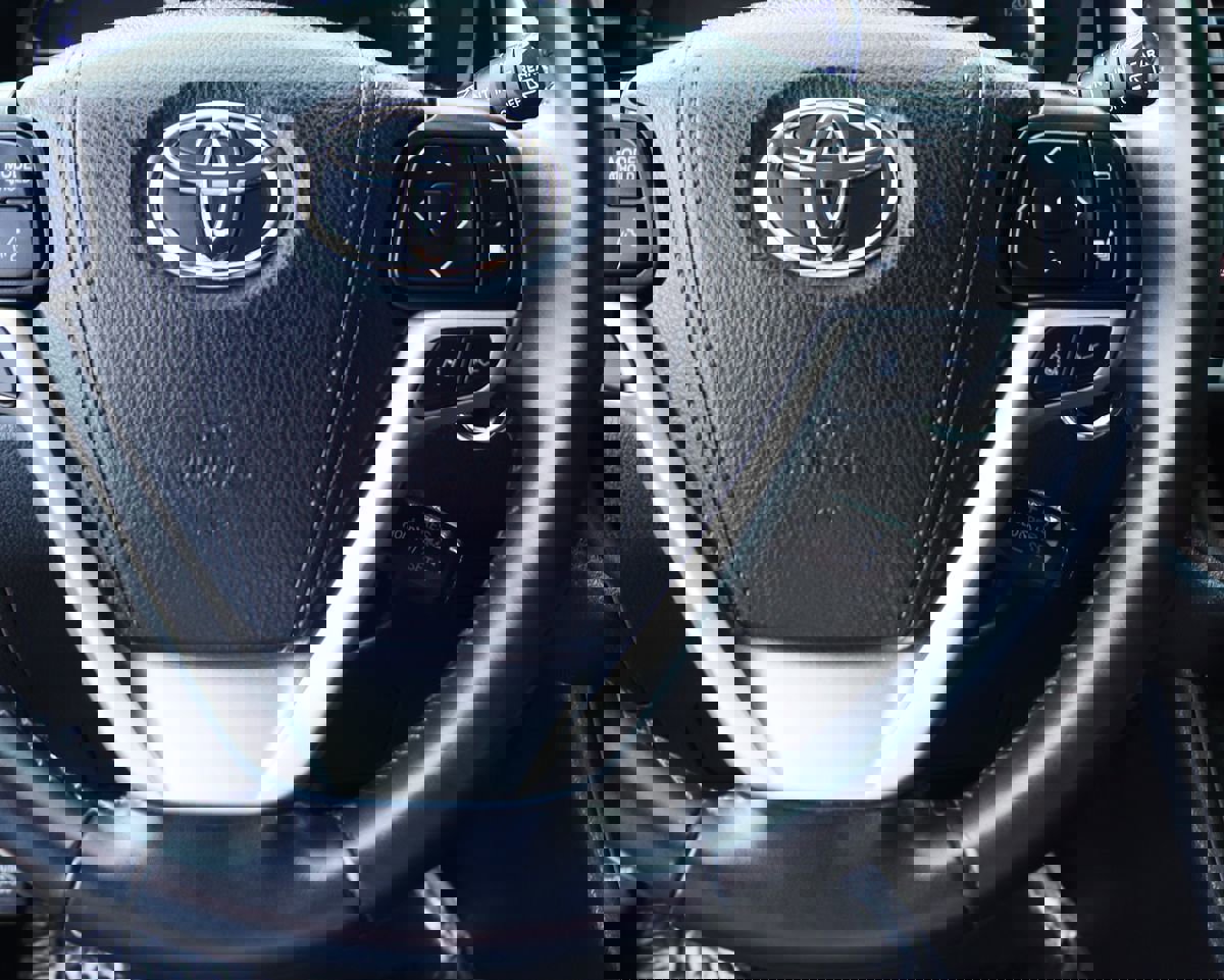 Used 2019 Toyota Highlander XLE image 56