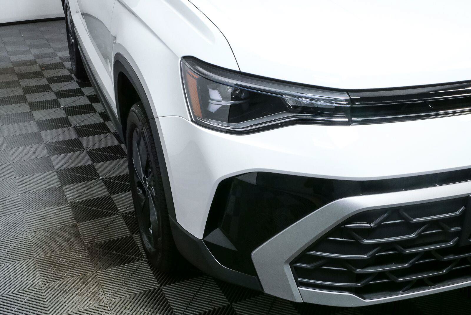Certified 2025 Volkswagen Taos S FWD image 34
