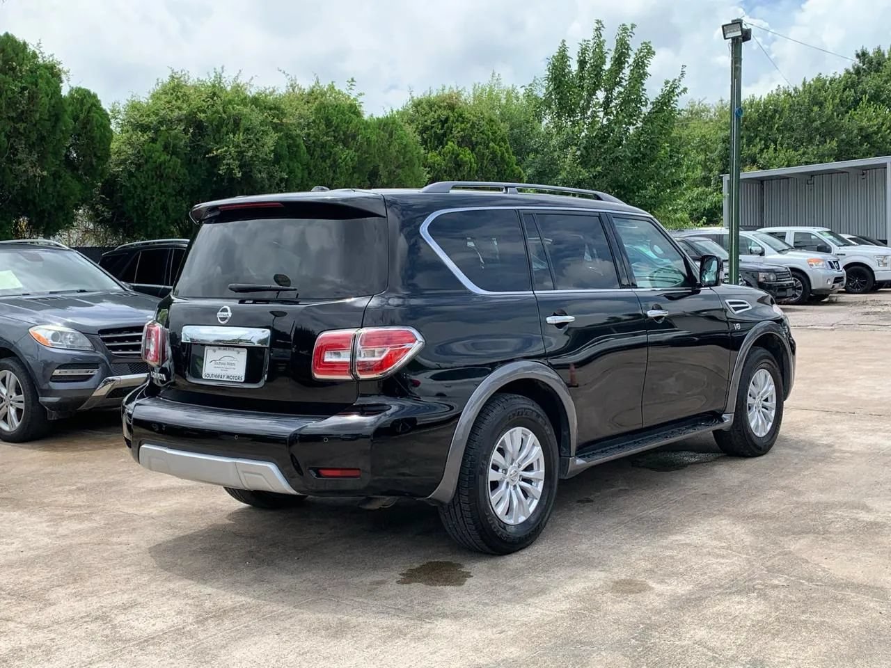 Used 2017 Nissan Armada SV w/ Driver Package RWD image 7