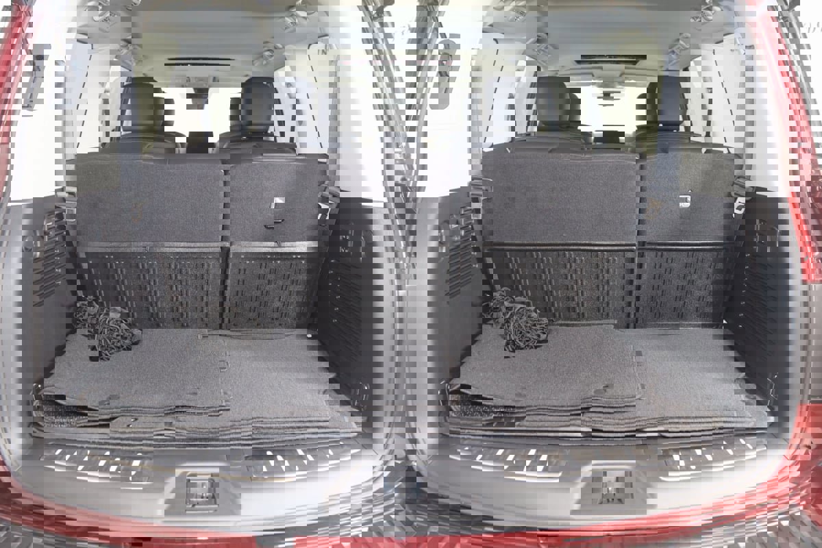 Used 2024 Nissan Armada Platinum w/ Captain's Chairs Package image 58