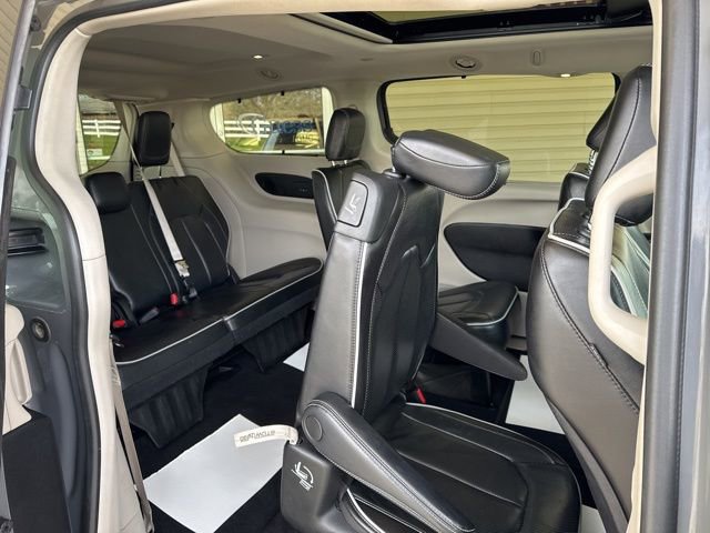 Used 2022 Chrysler Pacifica Limited image 31