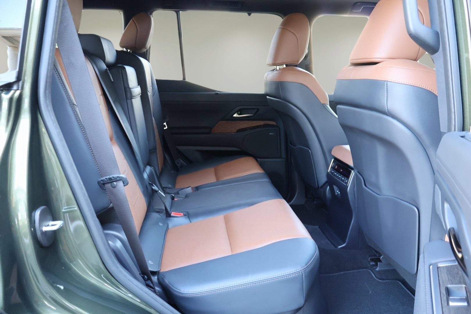 Used 2025 Lexus GX 550 image 20