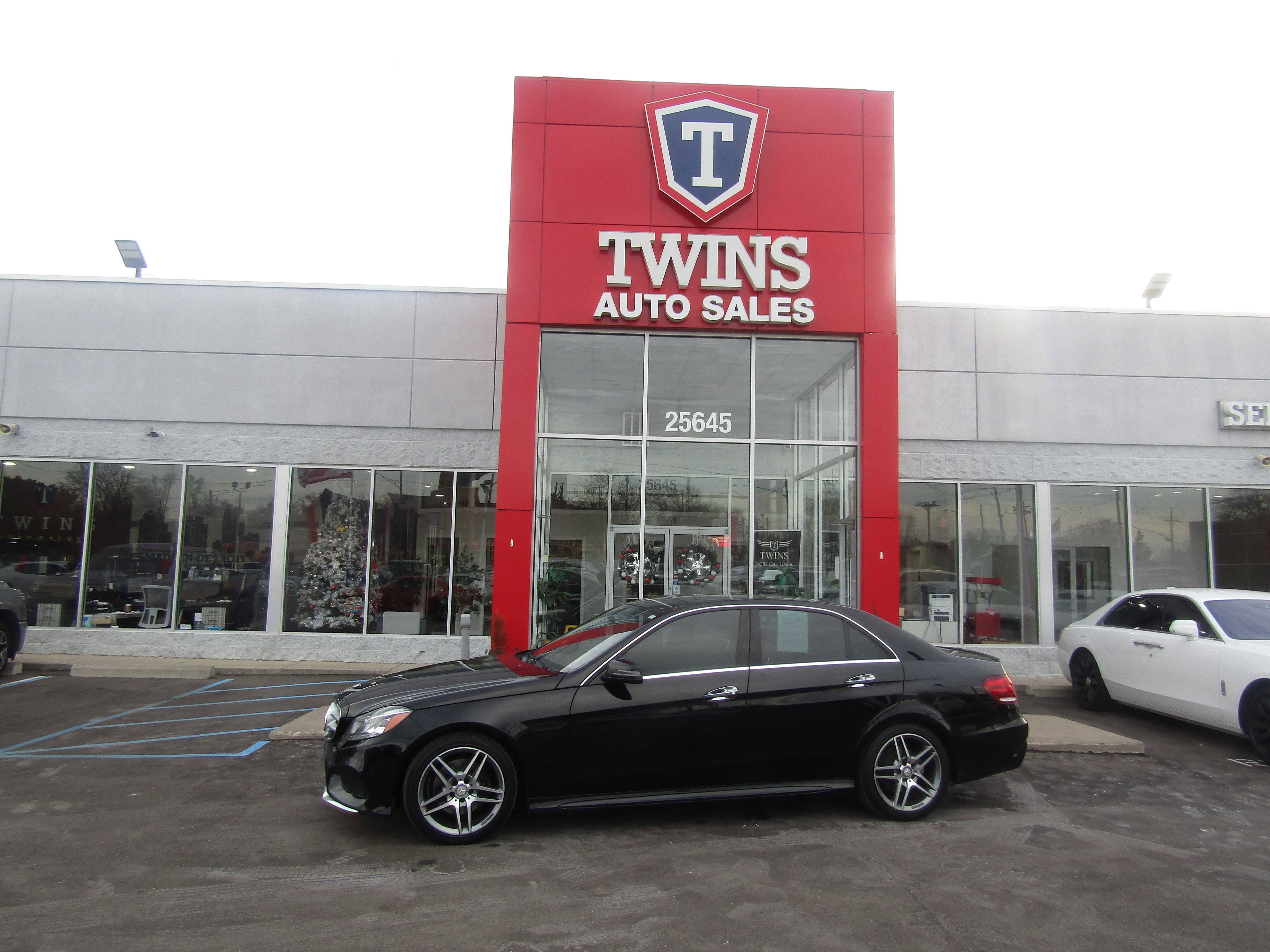 Used 2015 Mercedes-Benz E 350 4MATIC Sedan w/ Premium 1 Package image 1