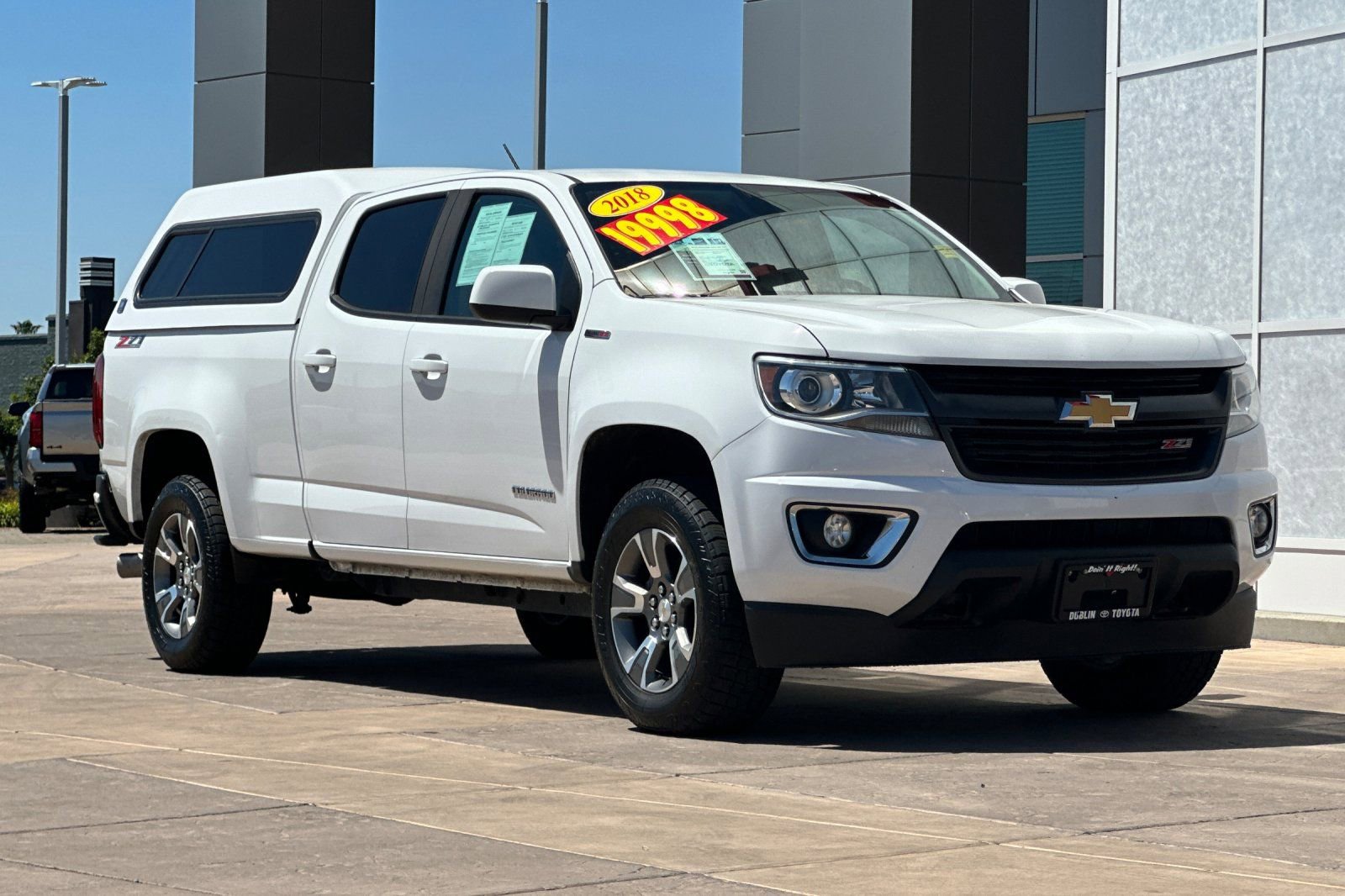 Used 2018 Chevrolet Colorado Z71 AWD/4WD image 2