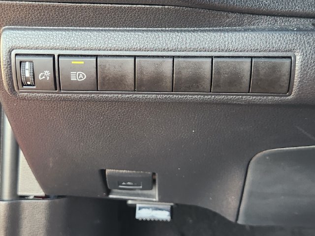 Used 2025 Toyota Corolla LE FWD image 21