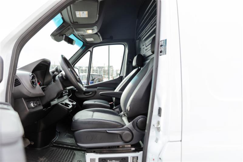 Used 2024 Mercedes-Benz Sprinter 3500 image 13