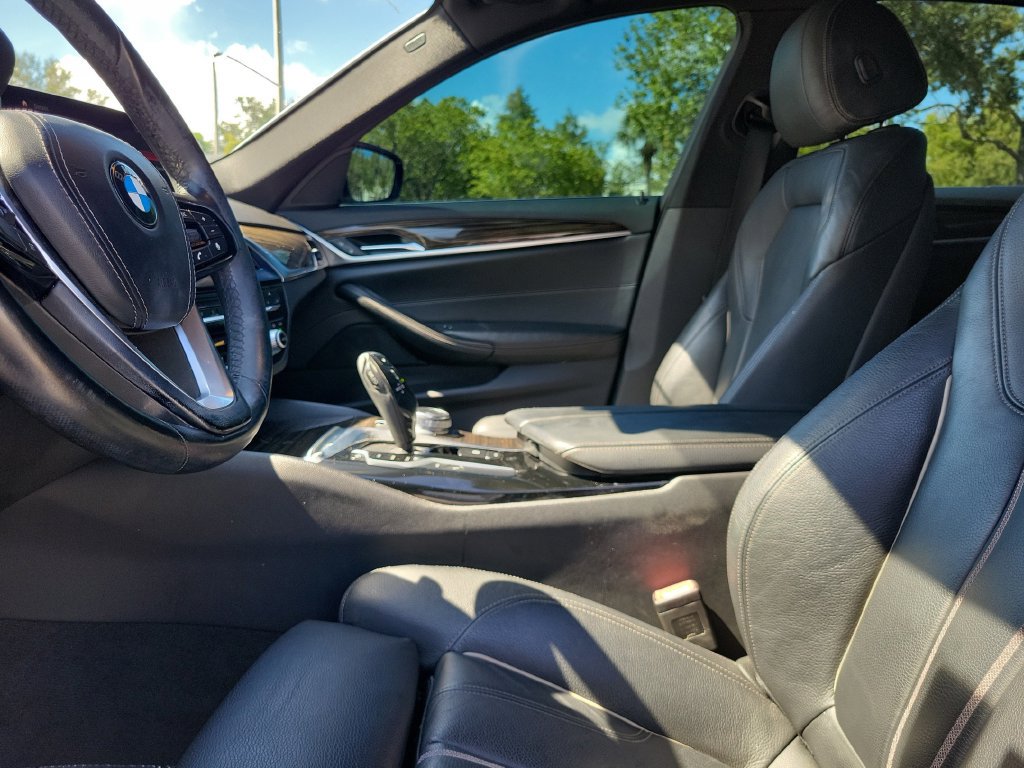 Used 2019 BMW 530e w/ Convenience Package RWD image 26
