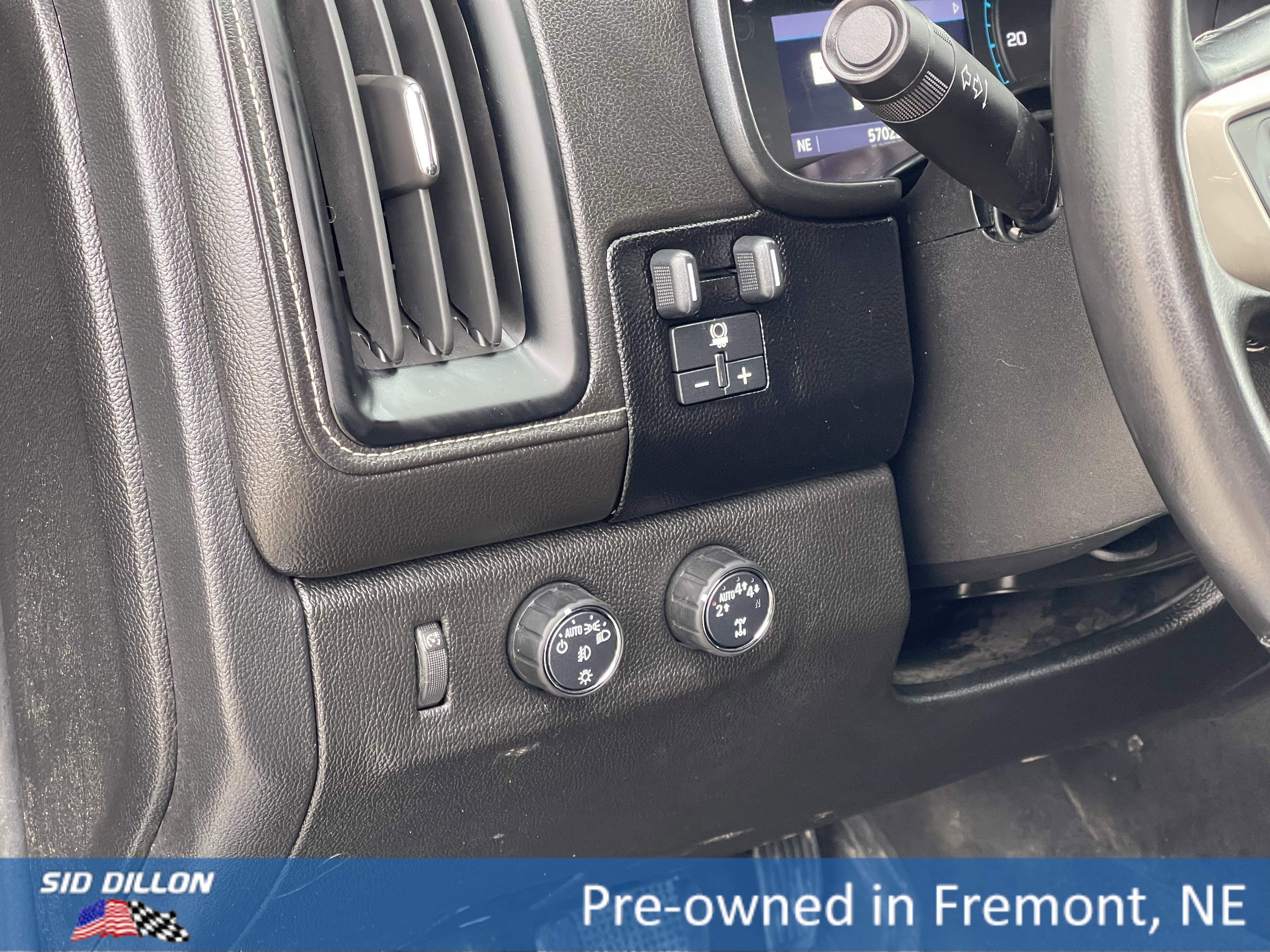 Used 2021 GMC Canyon Denali image 7