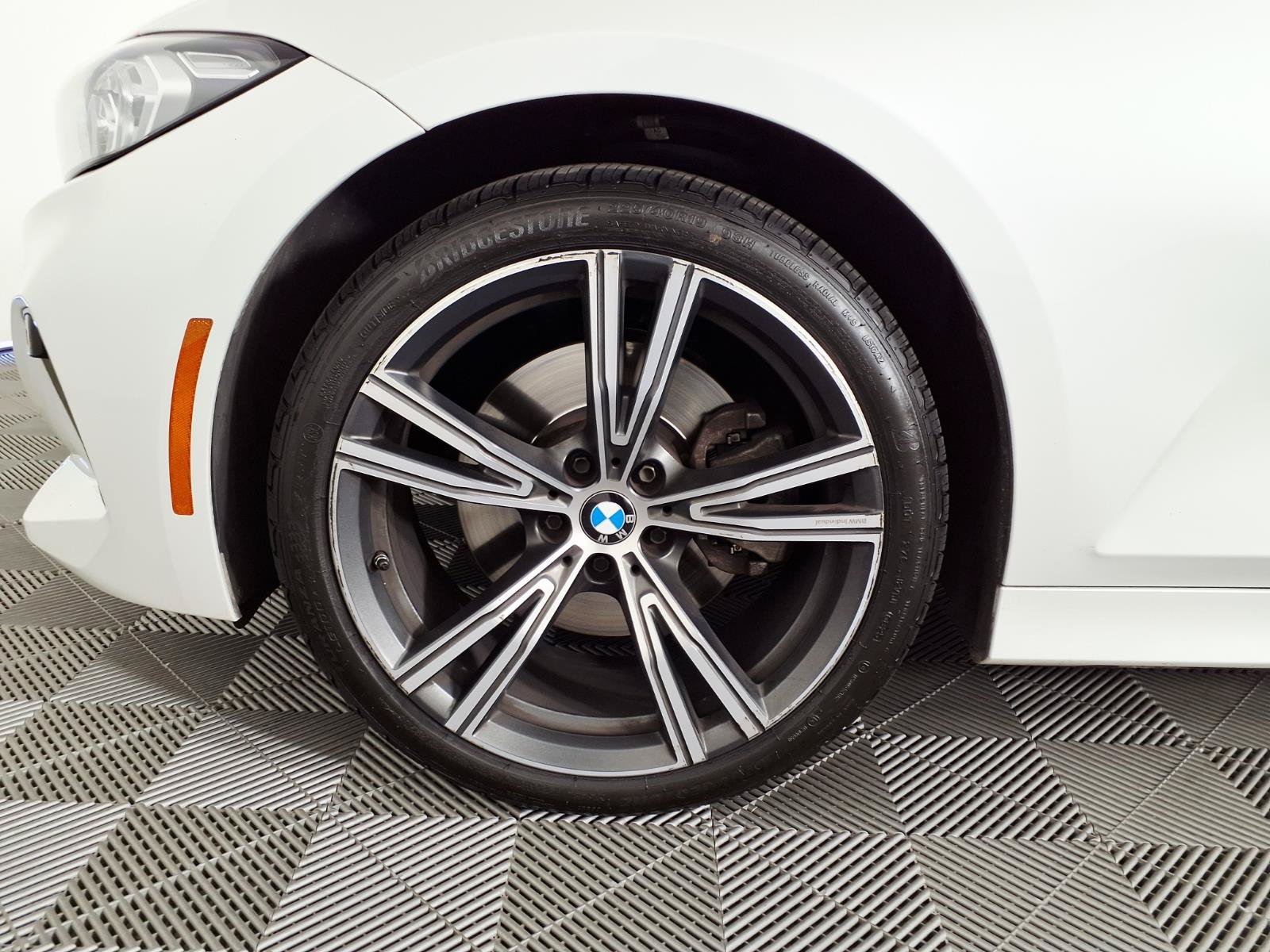 Used 2024 BMW 330i xDrive Sedan w/ Premium Package AWD/4WD image 7