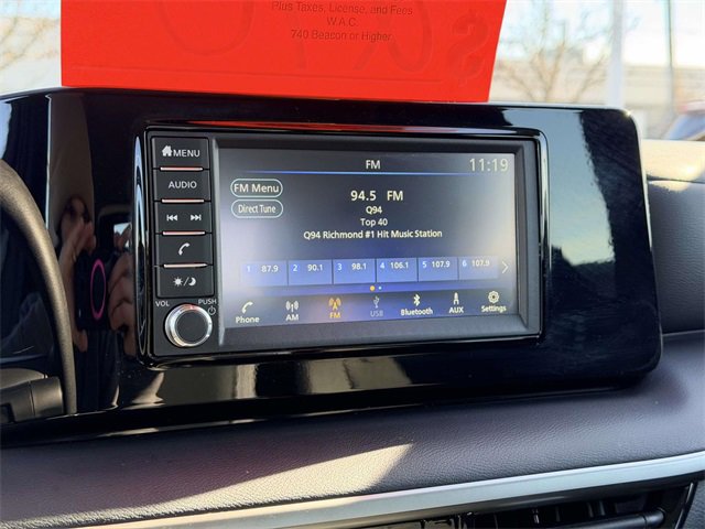 Used 2025 Nissan Kicks S w/ Charging Package image 20