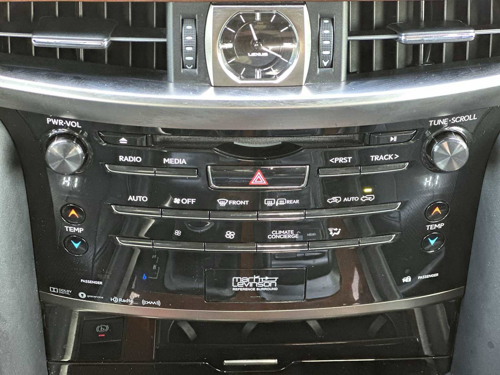 Used 2017 Lexus LX 570 4WD w/ Luxury Package image 17
