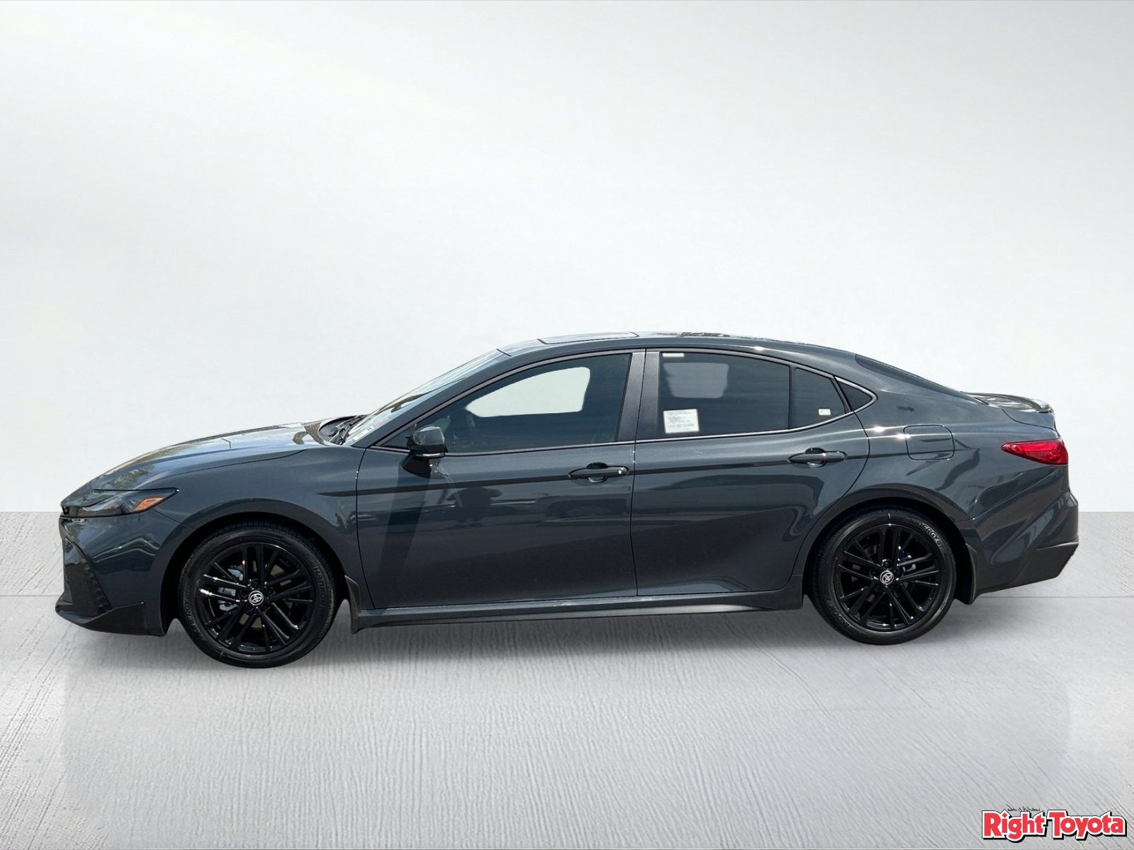 New 2026 Toyota Camry SE w/ Convenience Package FWD image 3
