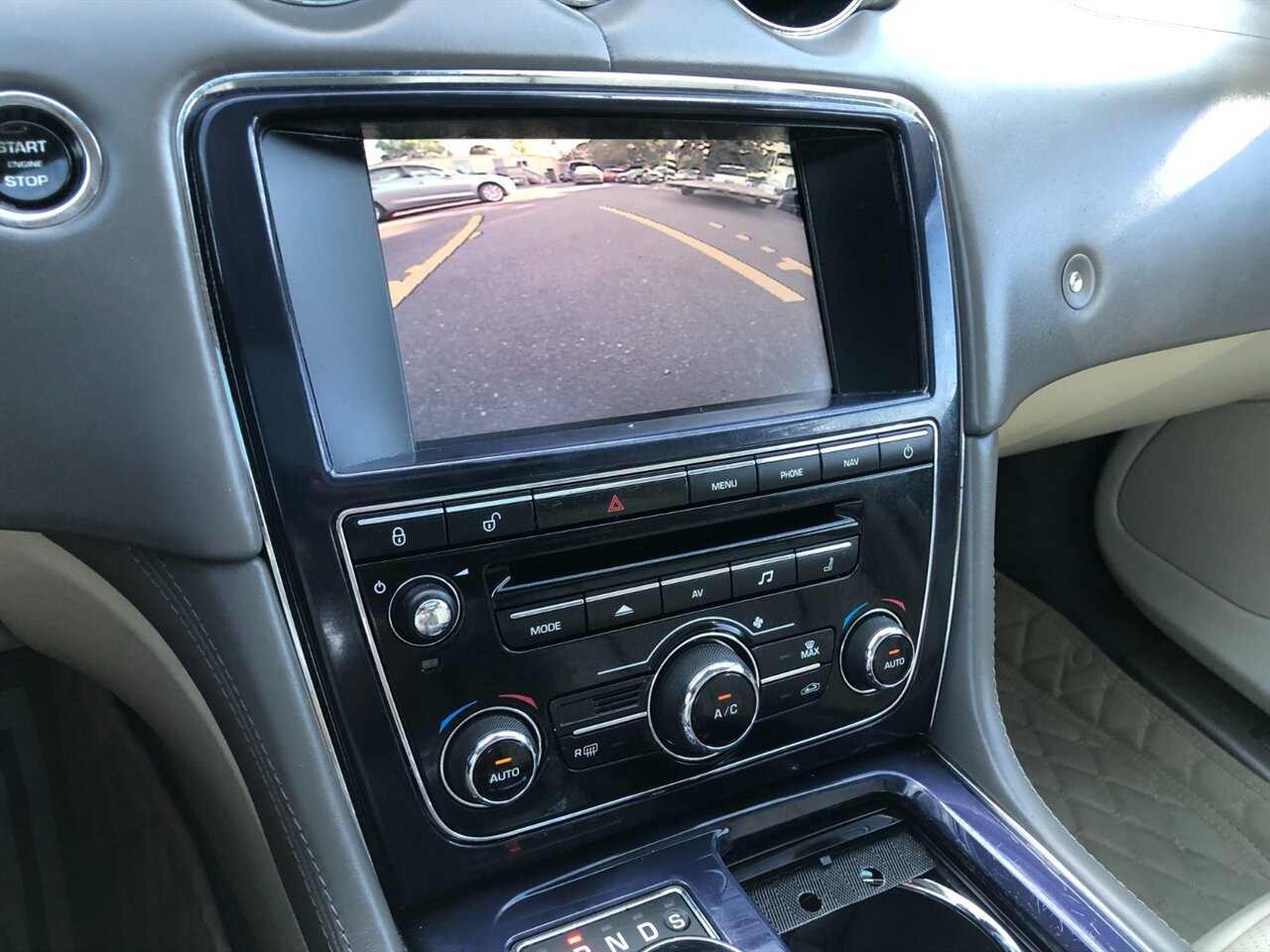Used 2012 Jaguar XJ L RWD image 14