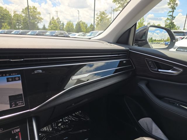 Used 2023 Audi Q8 Prestige AWD/4WD image 24